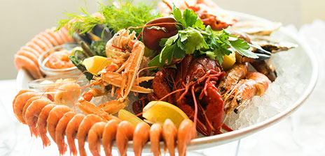 Tuoreet merenelävät Happy Lobster -ravintolasta
